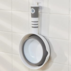 مغرفة مياه قابلة للطي