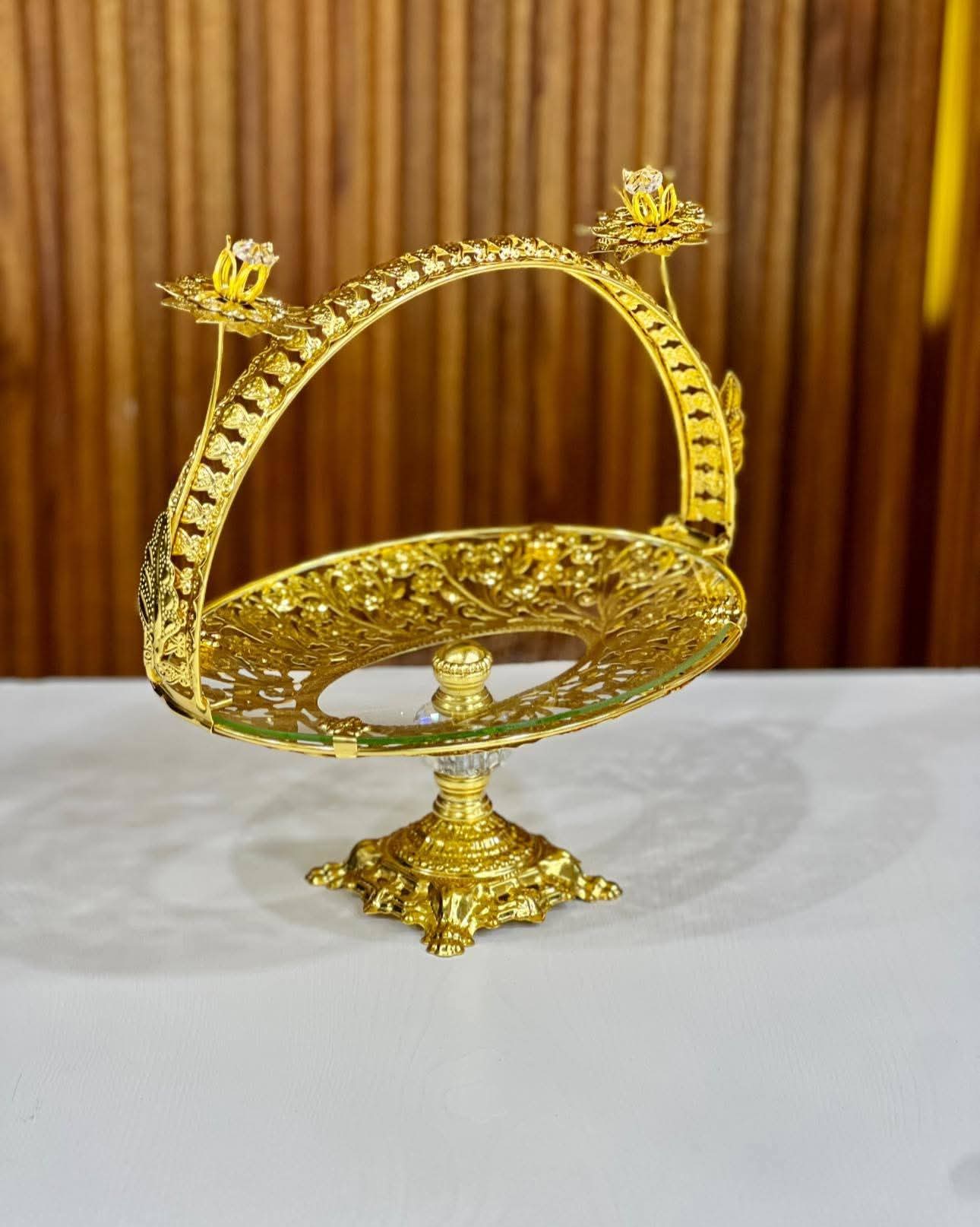 سلة التقديم الذهبية سلة التقديم الذهبية