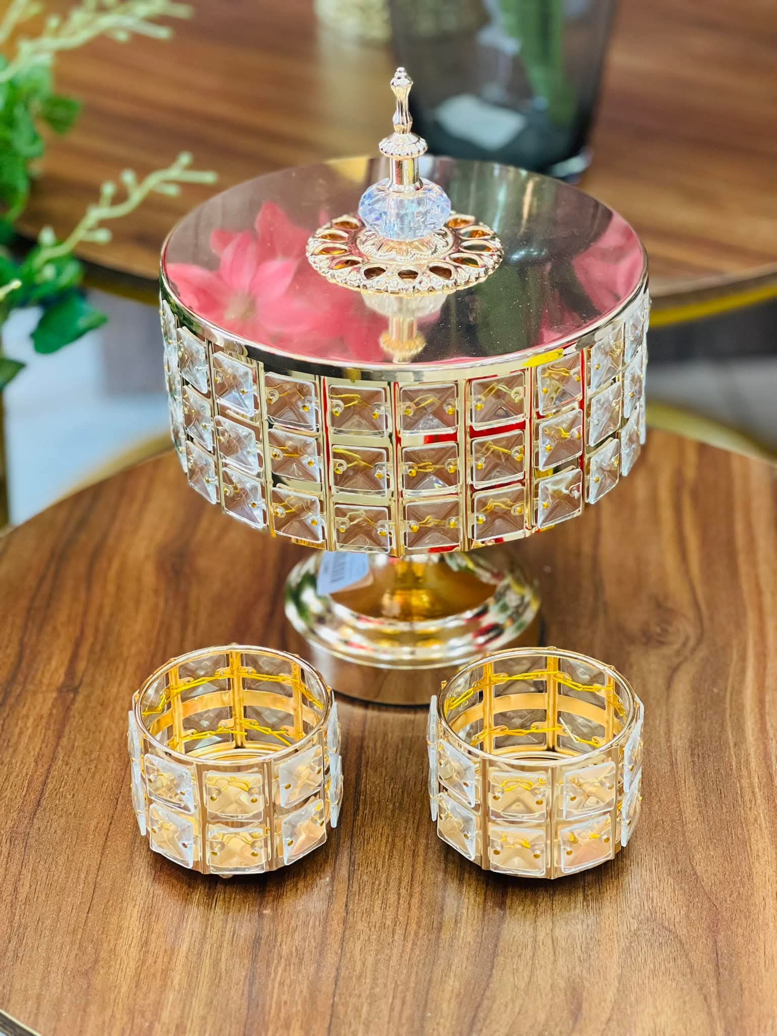 طقم التقديم الكريستالي الفاخر طقم التقديم الكريستالي الفاخر