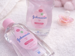 زيت الأطفال من johnson’s